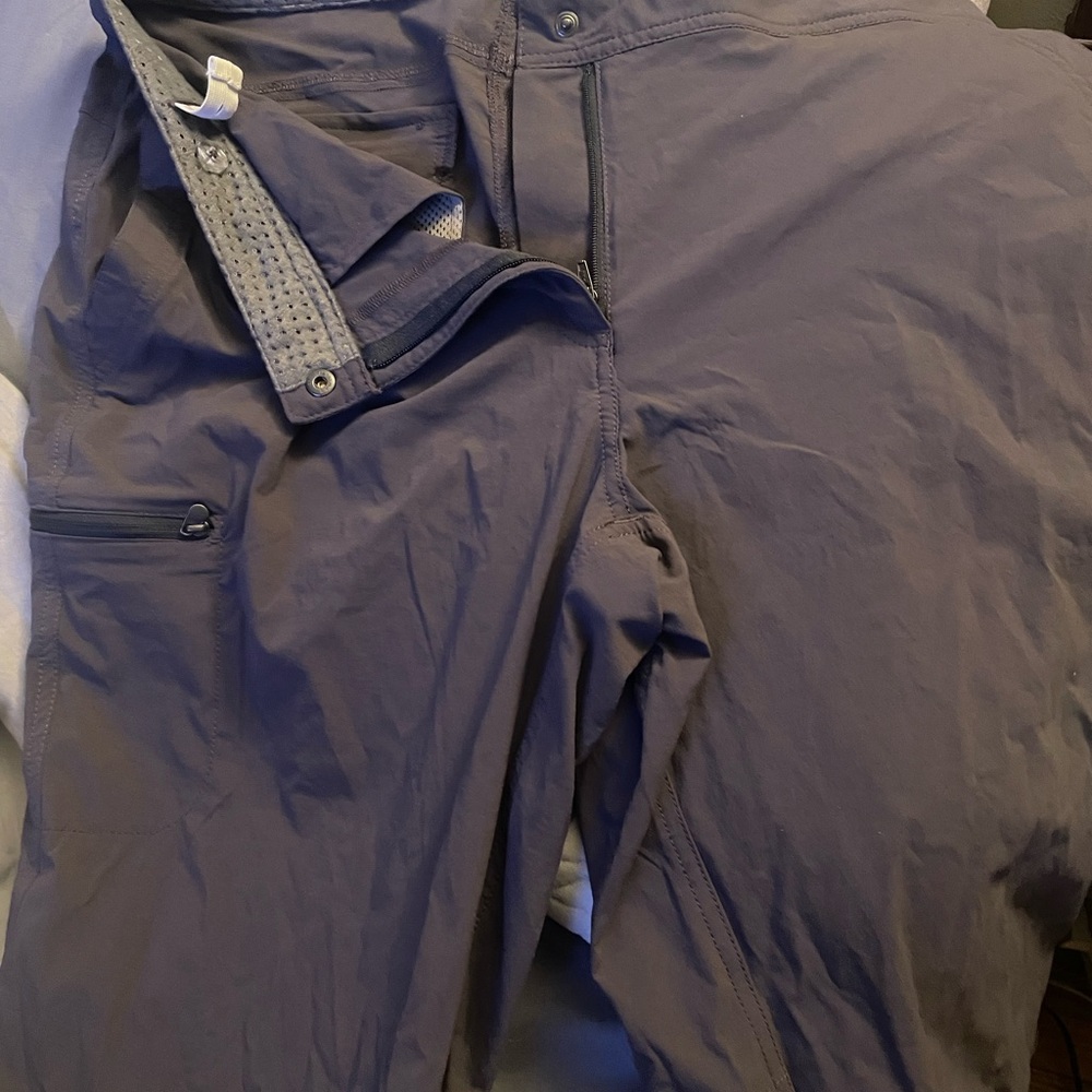L.L. Bean Gray Capris